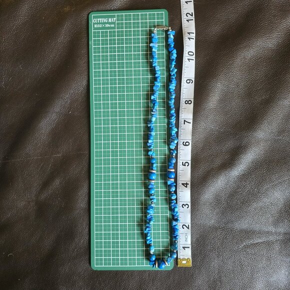 Blue stone tumbled chip necklace - Picture 5 of 6